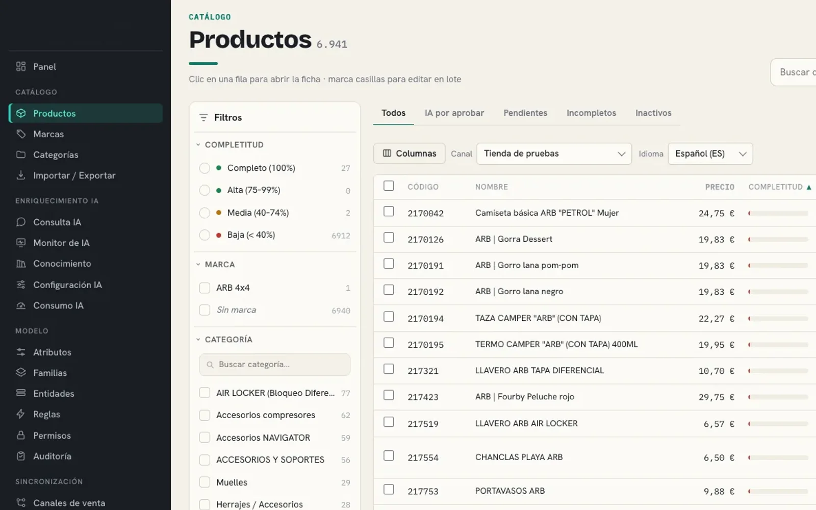 Catálogo del PIM: lista de productos con filtros por completitud, marca y categoría